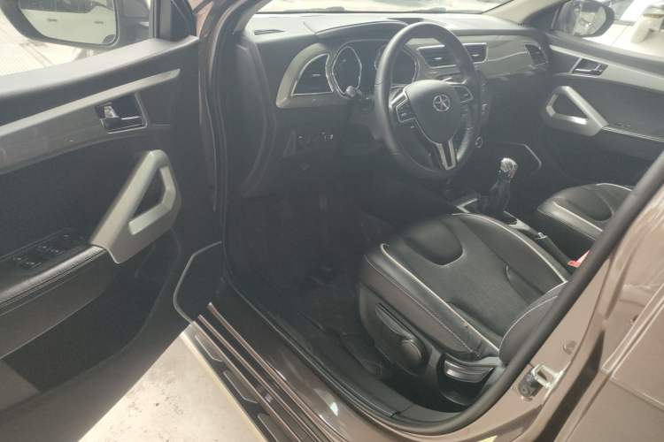 Used JAC Refine S2 2015 1.5L Manual Luxury Smart Model
