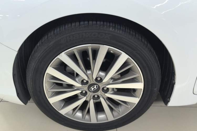 Used Hyundai Mistra 2017 1.8L Automatic Smart GLS China V Standard Left Front Wheel Hub