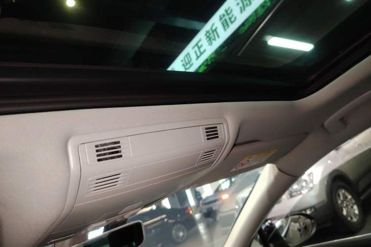 Used Volkswagen Magotan 2018 330TSI DSG Luxury Model Headliner