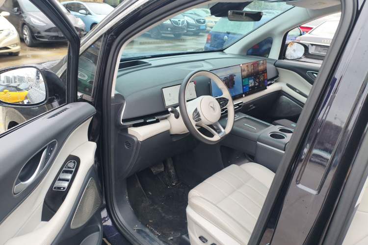 Used VOYAH Dream 2025 PHEV Four-Wheel-Drive Flagship Kunpeng Edition
