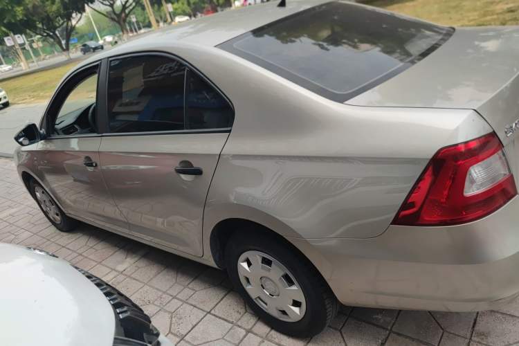 Used Skoda Rapid 2016 1.4L Manual Front-Wheel Drive Model