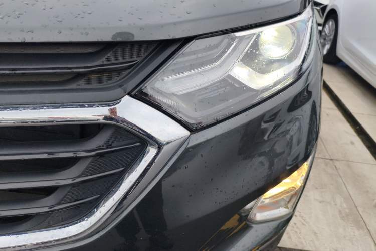 Used Chevrolet Equinox 2017 550T Automatic All-Wheel-Drive Top-Tier Version Left Front Headlight