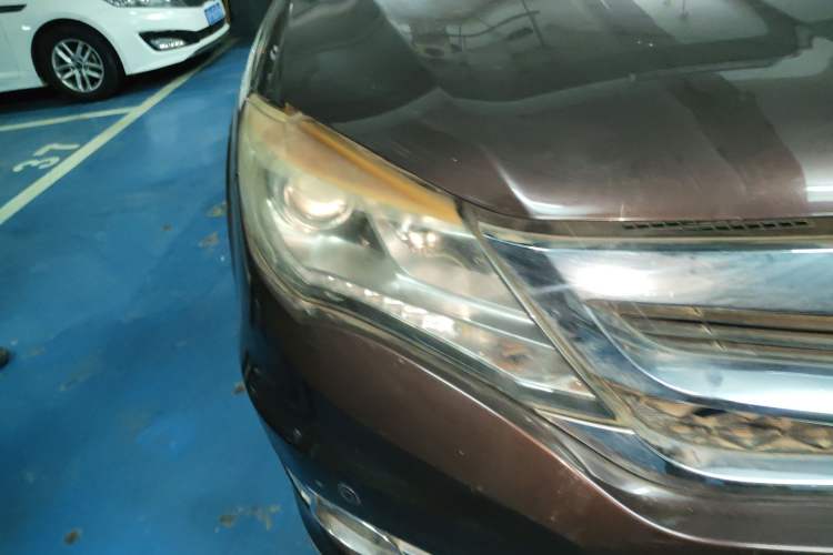Used BYD S7 2015 2.0T Automatic Prestige Model Right Front Headlight