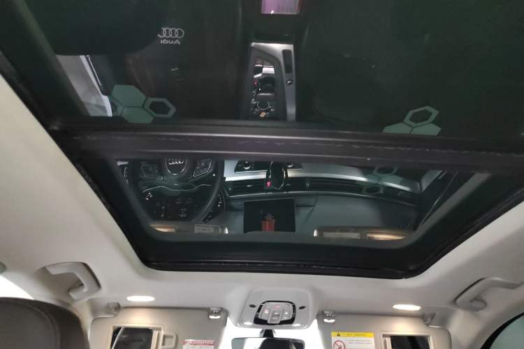 Used Audi A4L 2019 40 TFSI Fashion Version China V