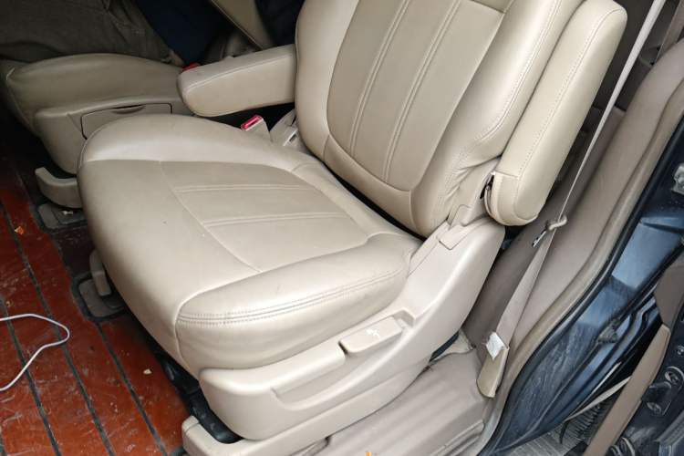 Used Buick GL8 2006 Lu Zun 3.0L CT Comfort Edition
