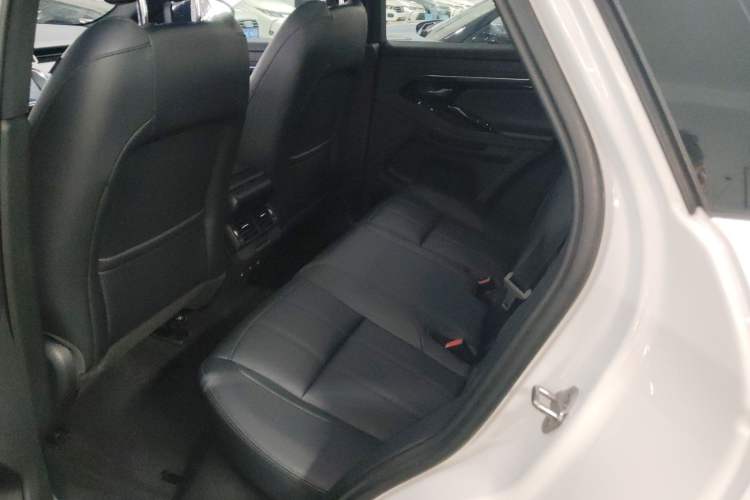 Used Land Rover Range Rover Evoque 2021 Range Rover Velar 249 PS R-Dynamic S Performance Edition
