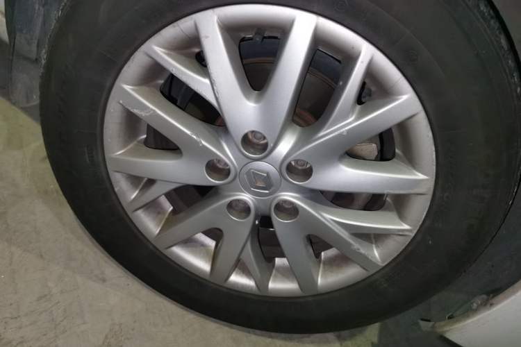 Used Renault Fluence 2013 2.0L Comfort Edition
