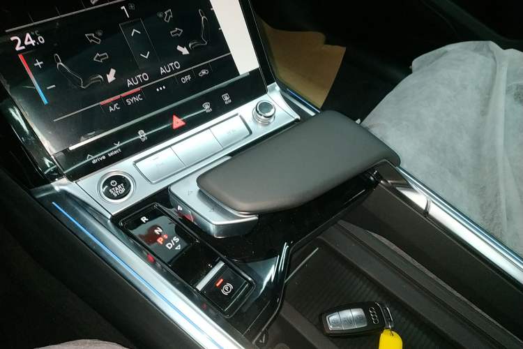 Used Audi e-tron 2021 50 quattro Luxury Edition
