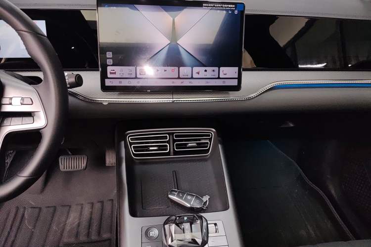 Used BYD Song Pro New Energy 2025 Second-Generation Intelligent Driving Version DM-i 115KM Superior Trim Audio And AC Panel