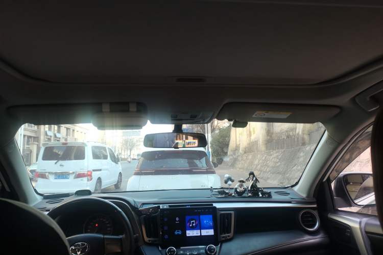 Used Toyota RAV4 2019 2.0L CVT Two-Wheel Drive Comfort Edition China VI Standard
