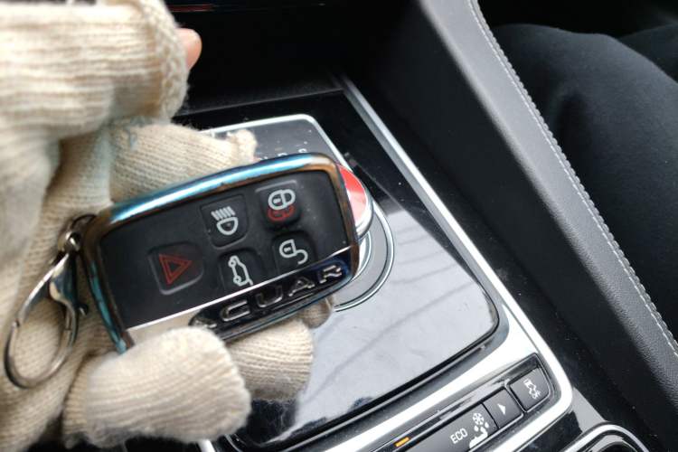 Used Jaguar F-PACE 2016 3.0 SC Four-Wheel Drive R-Sport Sport Edition
