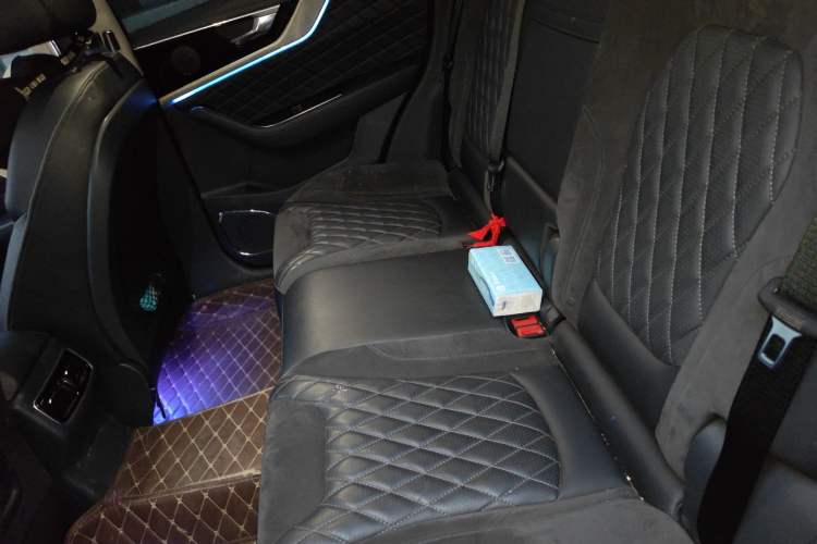 Used Hongqi HS5 2019 2.0T Smart Connect Flagship All-Wheel-Drive Version
