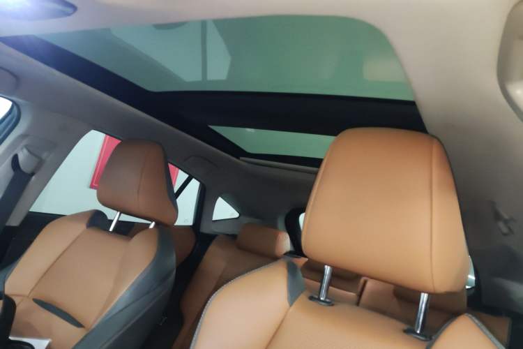 Used Toyota Venza 2022 2.0L CVT Four-Wheel Drive Supreme Edition Headliner