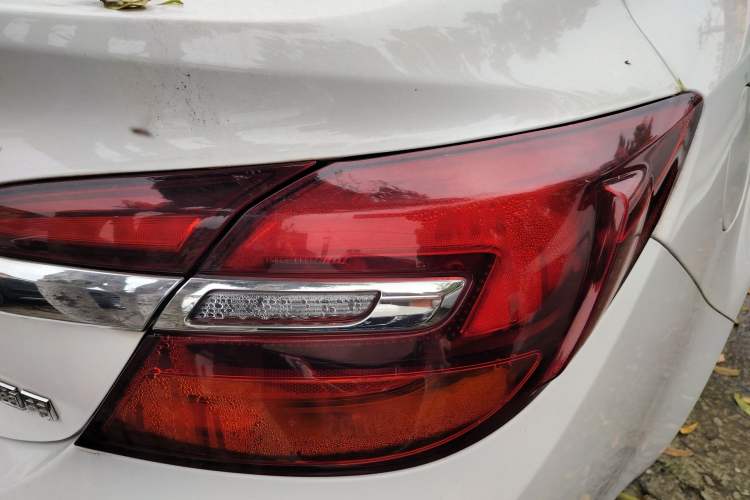 Used Buick Regal 2015 1.6T Leading Technology Model Right Rear Taillight