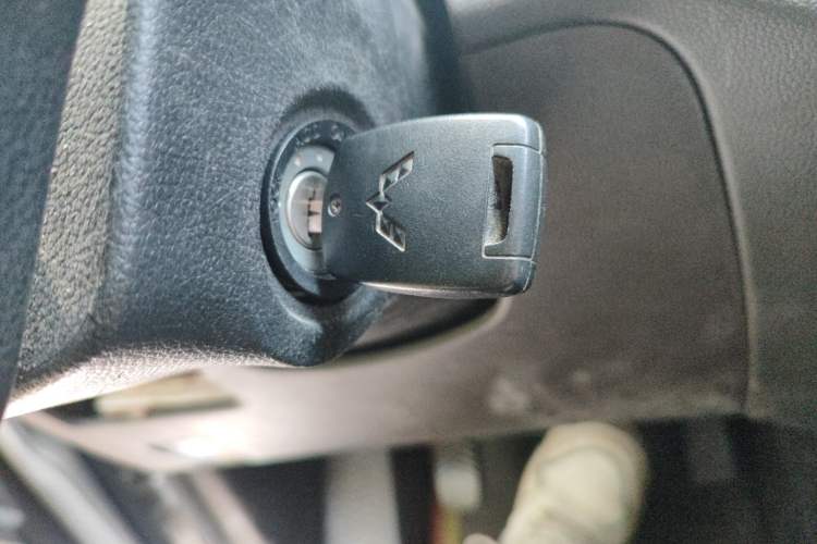 Used Wuling Hongguang V 2022 1.5L Jingqu Version Hydraulic Power Steering LAR