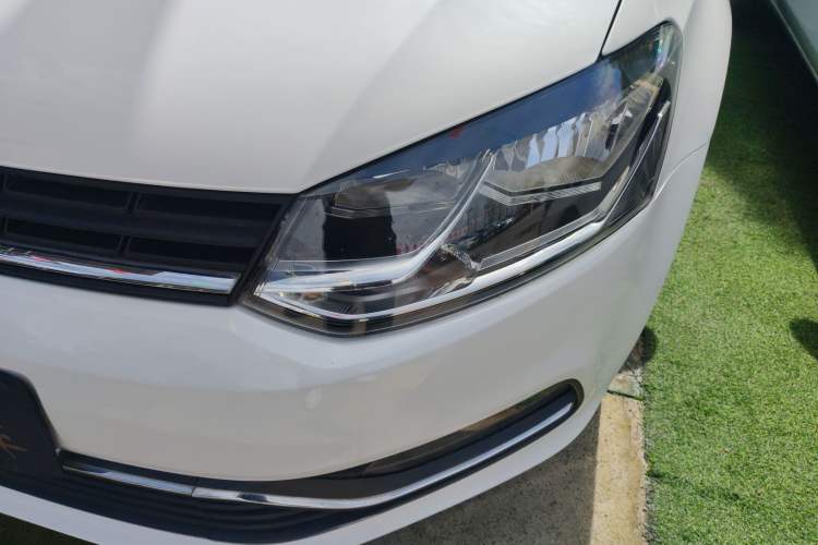 Used Volkswagen Polo 2016 1.6L Automatic Comfort Model
