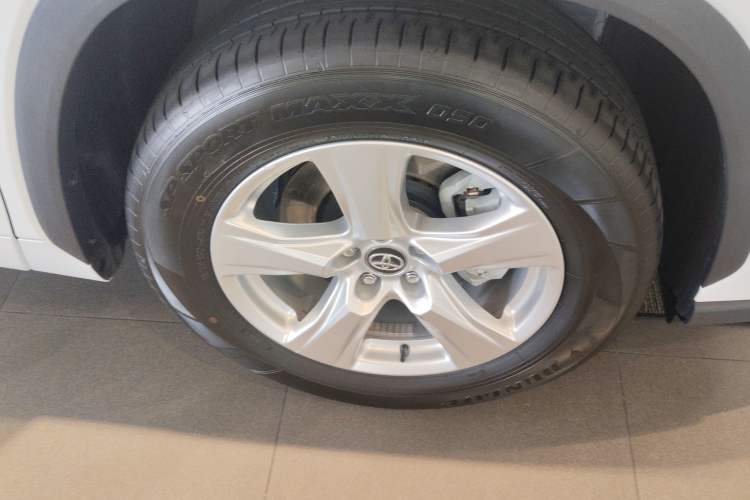 Used Toyota Highlander 2024 2.5L Smart Electric Hybrid Dual-Motor Two-Wheel-Drive Elite Edition 5 Seats Right Front Wheel Hub