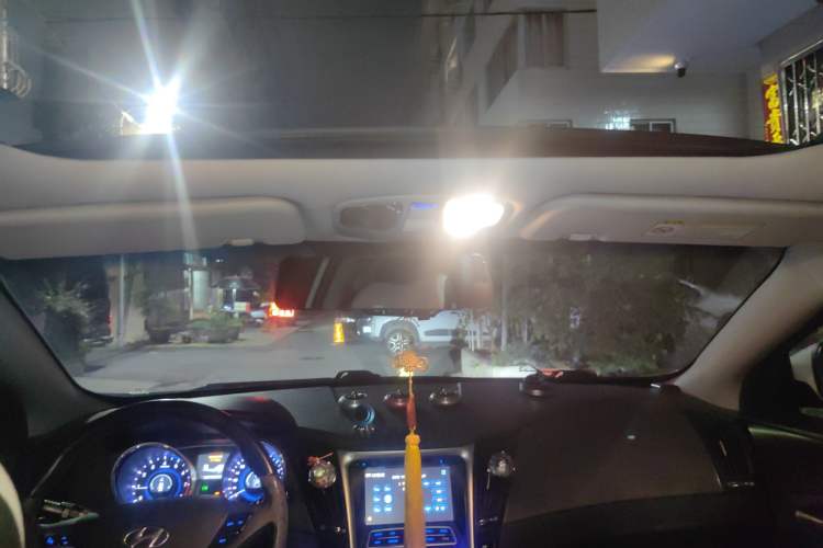 Used Hyundai Sonata 2011 2.0L Automatic Luxury Edition
