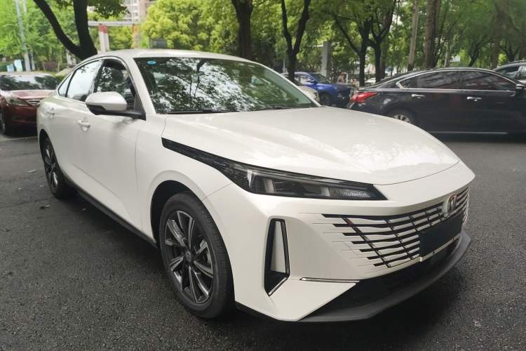 Used CHANGAN Eado 2025 Blue Whale 1.5T 500Bar Prestige Model
