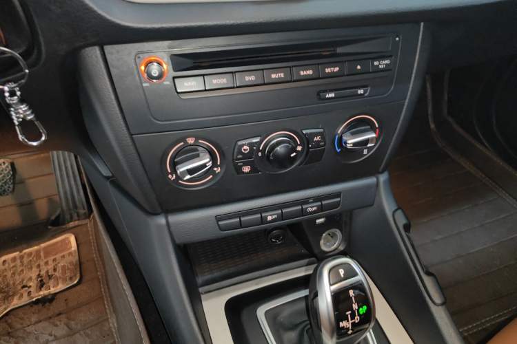 Used BMW X1 2014 sDrive18i Fashion Model
