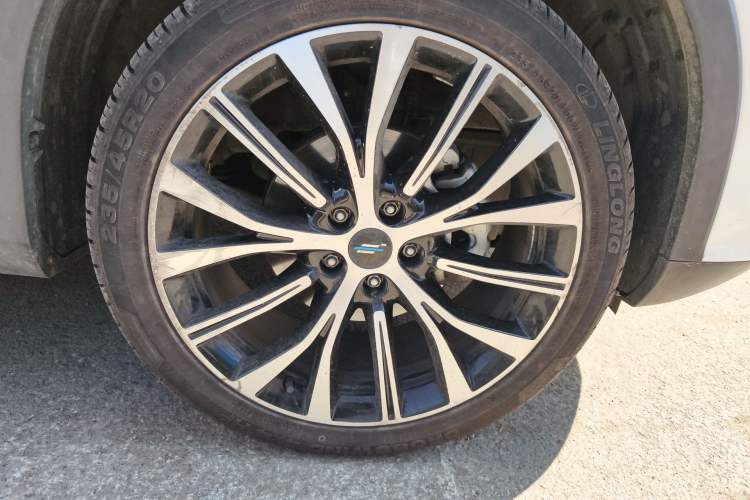 Used CHANGAN OSHAN X7 2020 1.5T Automatic Flagship Edition Right Front Wheel Hub