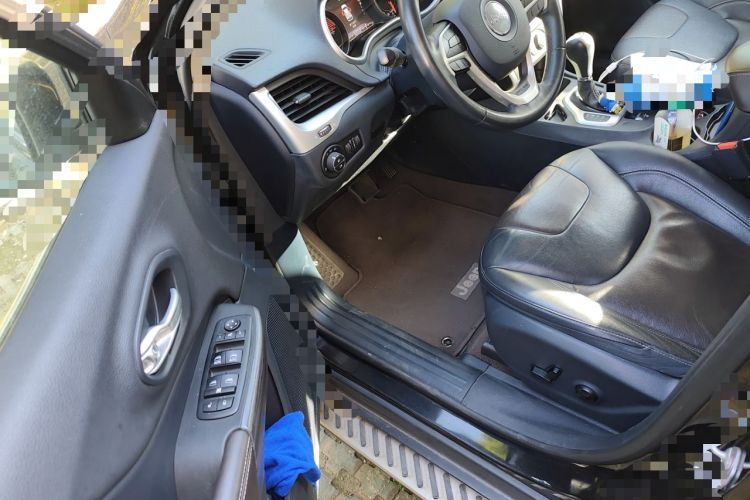 Used Jeep Cherokee 2017 2.4L Leading Smart Edition
