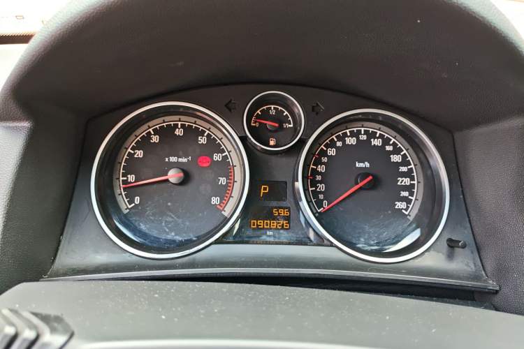 Used Opel Astra 2010 1.8 GTC Panoramic Windshield Edition