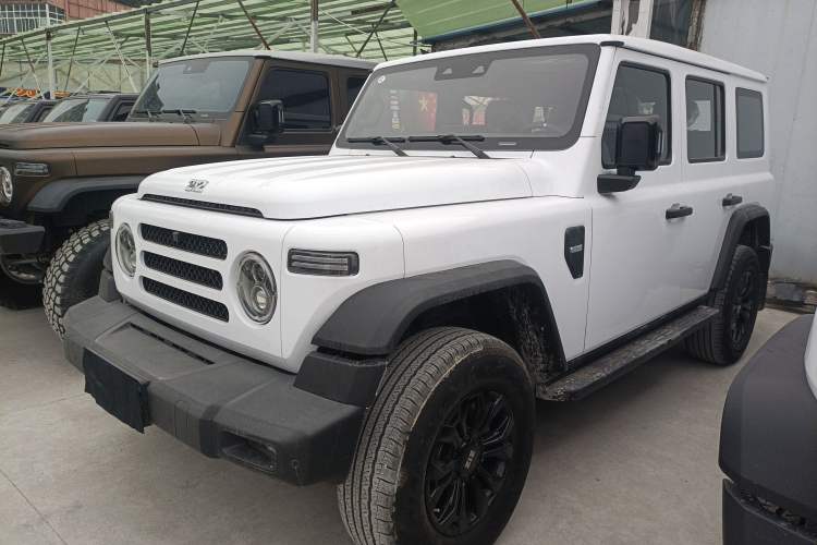 Used 212 T01 2024 2.0T Explorer
