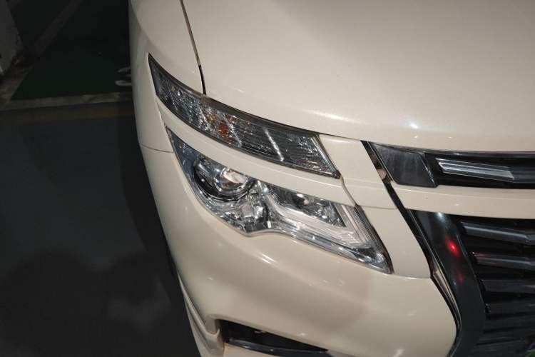 Used Nissan Quest 2015 3.5L SL
