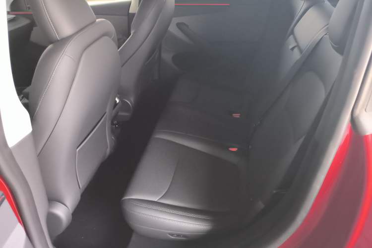 Used Tesla Model Y 2025 Rear-Wheel-Drive Version
