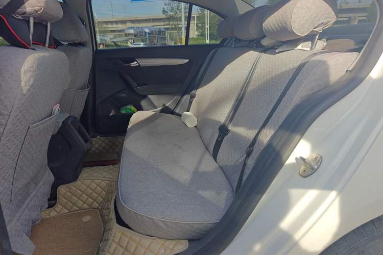 Used Volkswagen Lavida 2013 Revised Classic 1.6L Manual Fashion Edition Left Rear Seat