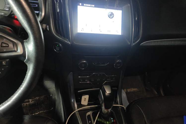 Used Ford Edge 2018 EcoBoost 245 Two-Wheel-Drive Titanium 7-Seater China V Standard Audio And AC Panel