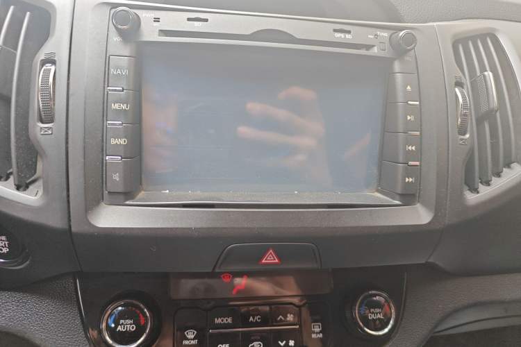 Used Kia Sportage R 2012 2.0L Automatic Two-Wheel Drive GLS Audio And AC Panel