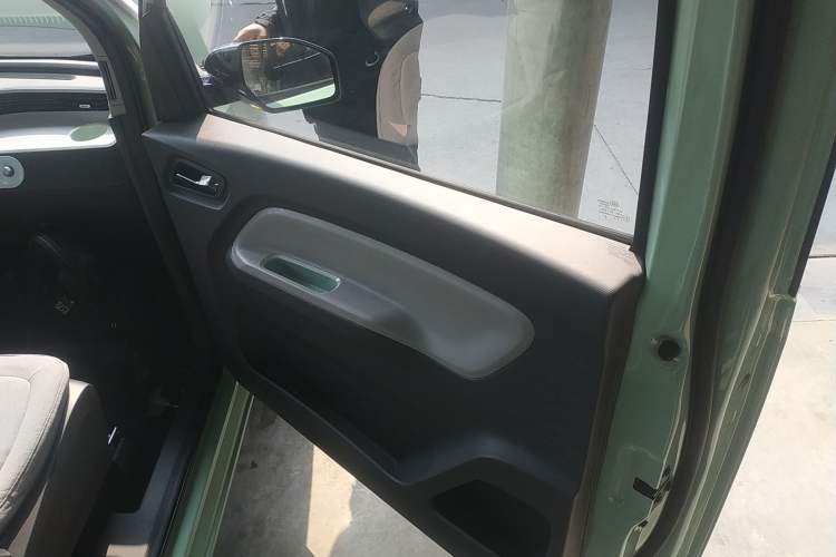 Used Wuling Hongguang MINIEV 2021 Macaron Premium Model – Lithium Iron Phosphate