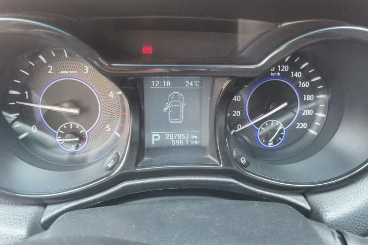 Used JMC Yusheng S350 2013 2.4T Automatic 2WD Diesel Luxury Edition 5 Seats Instrument Cluster