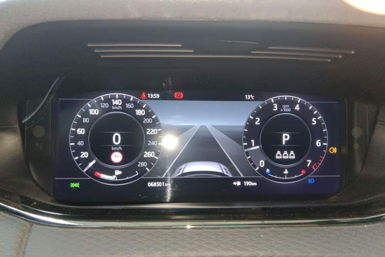 Used Land Rover Range Evoque 2020 249 PS R-DYNAMIC S Black Edition Sport Version Instrument Cluster