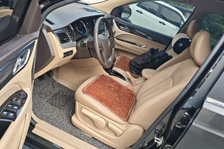 Used Baojun 730 2016 1.5L Manual Comfort Version 7 Seats China V Emission Standard