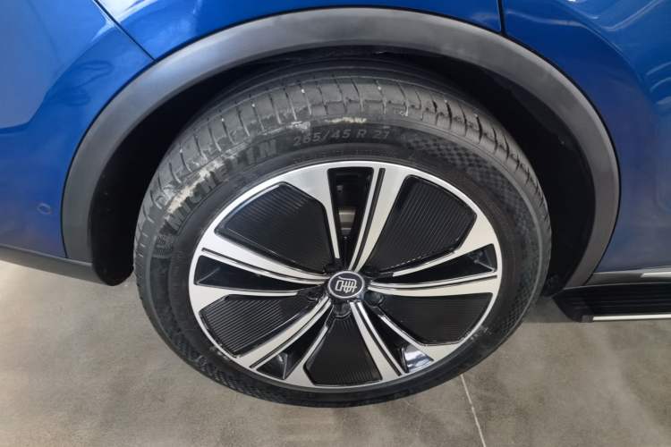 Used BYD Tang New Energy 2022 EV 635 km All-Wheel-Drive Flagship Model Right Rear Wheel Hub