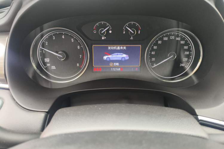 Used Buick LaCrosse 2020 652T Luxury Version Odometer Close Up