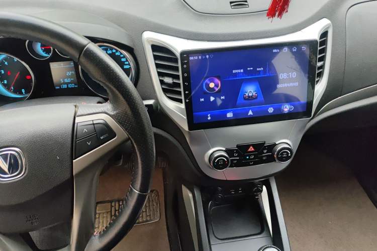 Used CHANGAN CS35 2014 1.6L Manual Luxury Model China IV Standard Audio And AC Panel