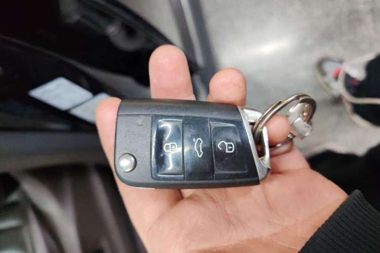 Used Volkswagen Teramont 2019 330TSI Two-Wheel-Drive Luxury Edition China VI Standard
