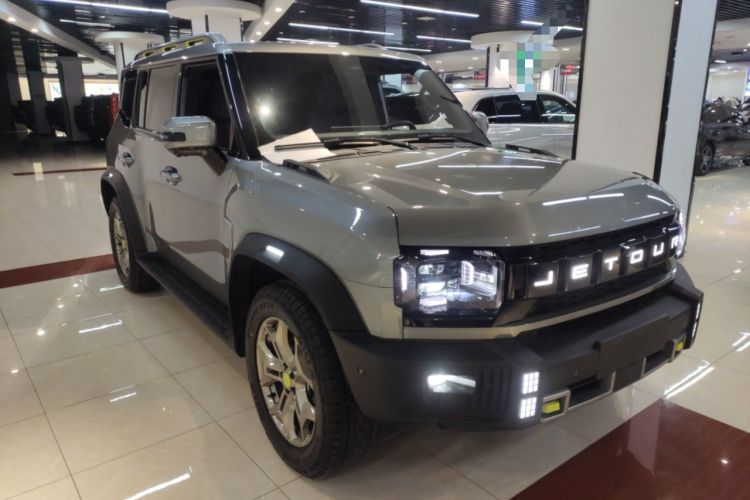 Used JETOUR Traveler 2023 2.0T All-Wheel Drive Conquer PRO Front Right 45 Deg