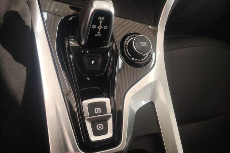 Used Lynk & Co 01 EM-P 2018 1.5T PHEV JingPro National Emission Standard V Gear Lever