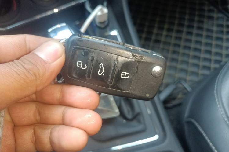 Used Volkswagen Lavida 2017 1.6L Automatic Comfort Edition
