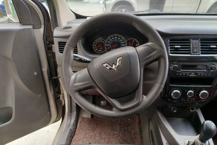 Used Wuling Rongguang V 2016 1.5L Standard Version Steering Wheel