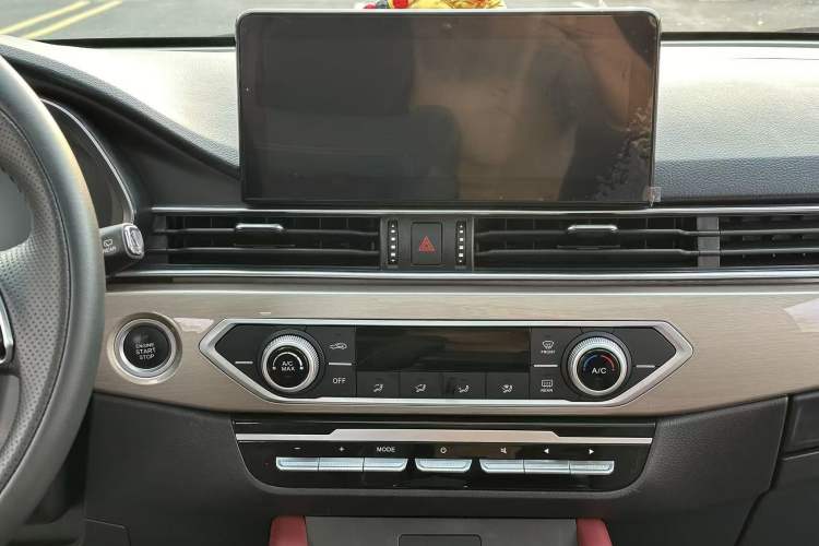 Used JETOUR X70 2023 1.5T DCT Beyond PRO Edition 5-Seater
