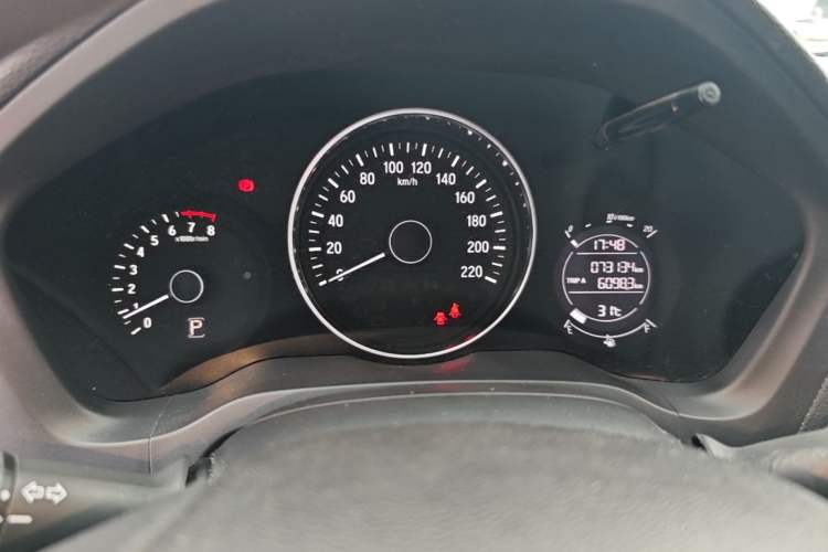 Used Honda Vezel 2016 1.8L CVT Front-Wheel Drive Pioneer Edition
