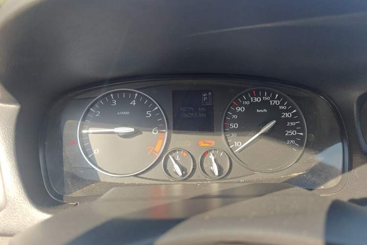 Used Renault Latitude 2011 2.0L CVT Luxury Navigation Edition
