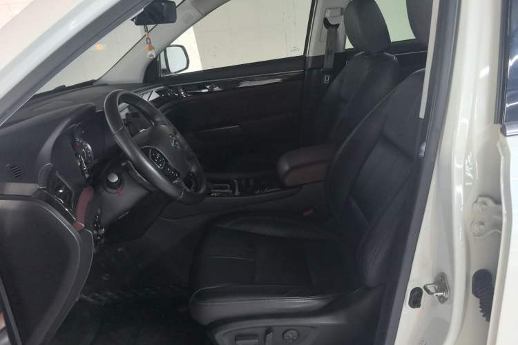 Used GAC Trumpchi GS8 2017 320T Two-Wheel Drive Luxury Smart Connectivity Version (7 Seats)
