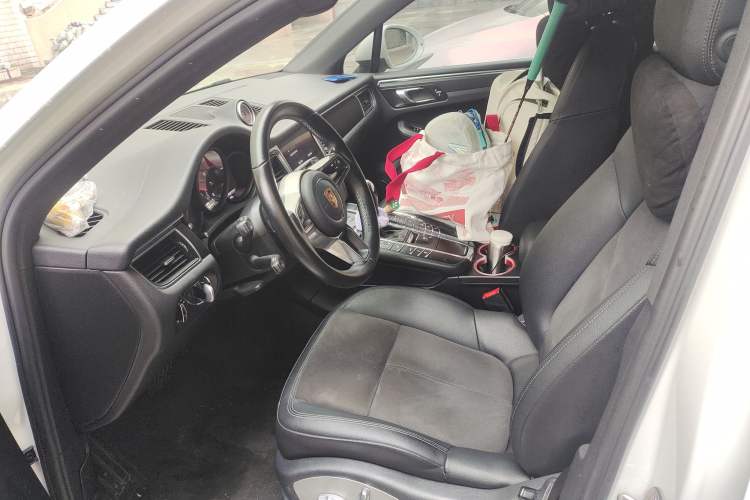 Used Porsche Macan 2017 Macan 2.0T Left Front Seat